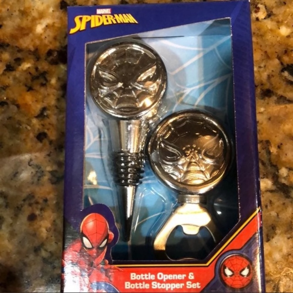 NIB Marvel Spiderman bottle opener/stopper set